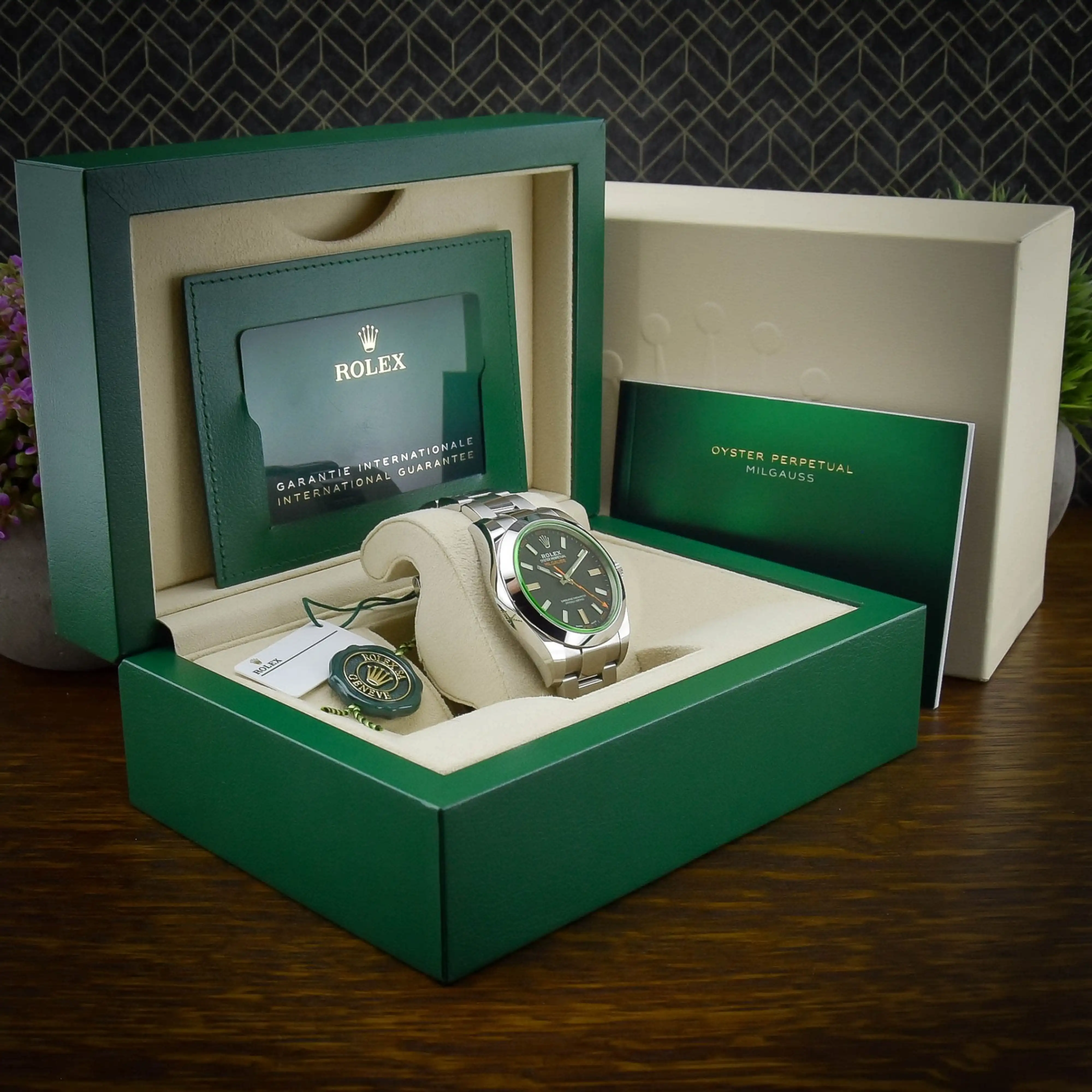 Rolex Milgauss Ref. 116400GV - View 2