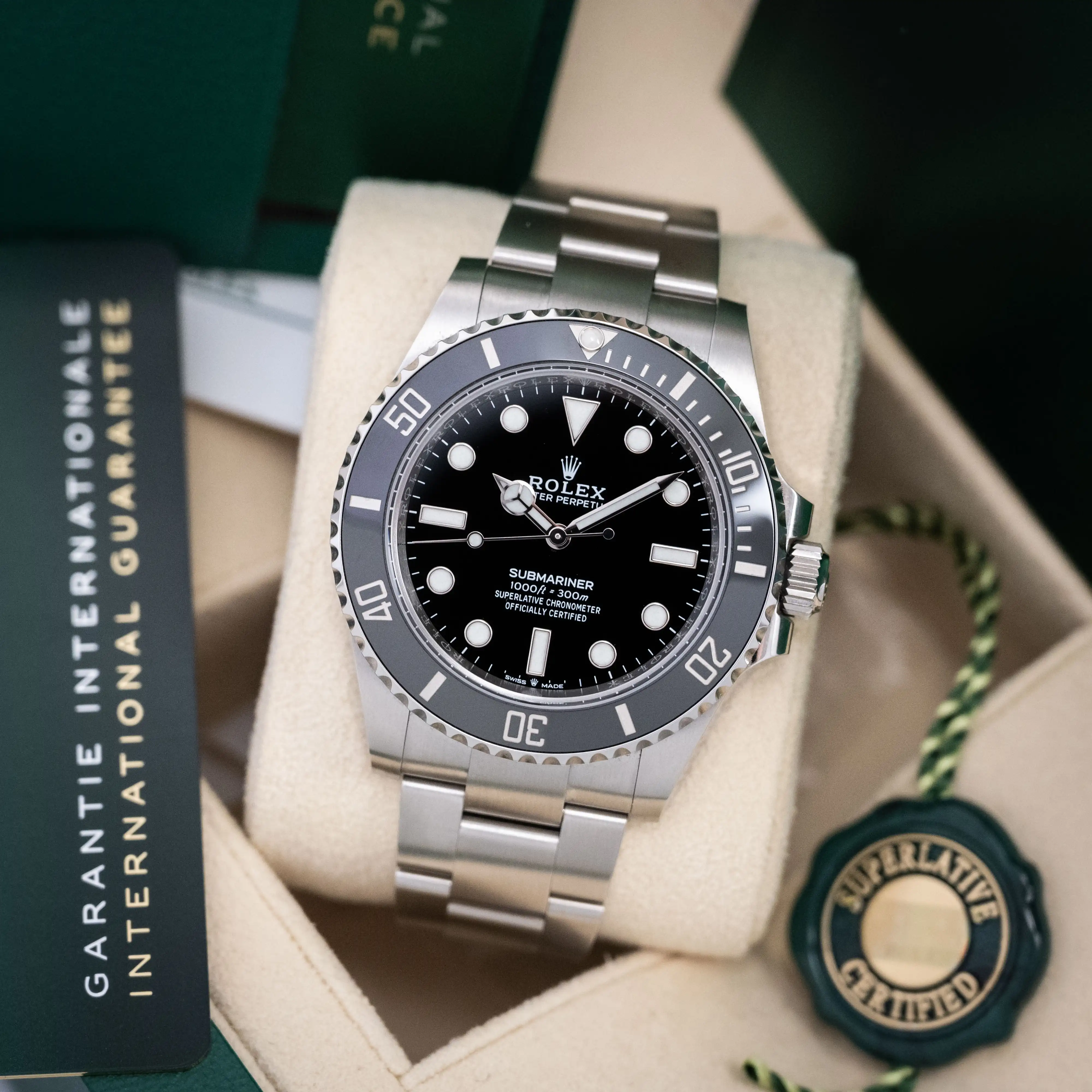 Rolex Submariner No Date Ref. 124060 - View 3
