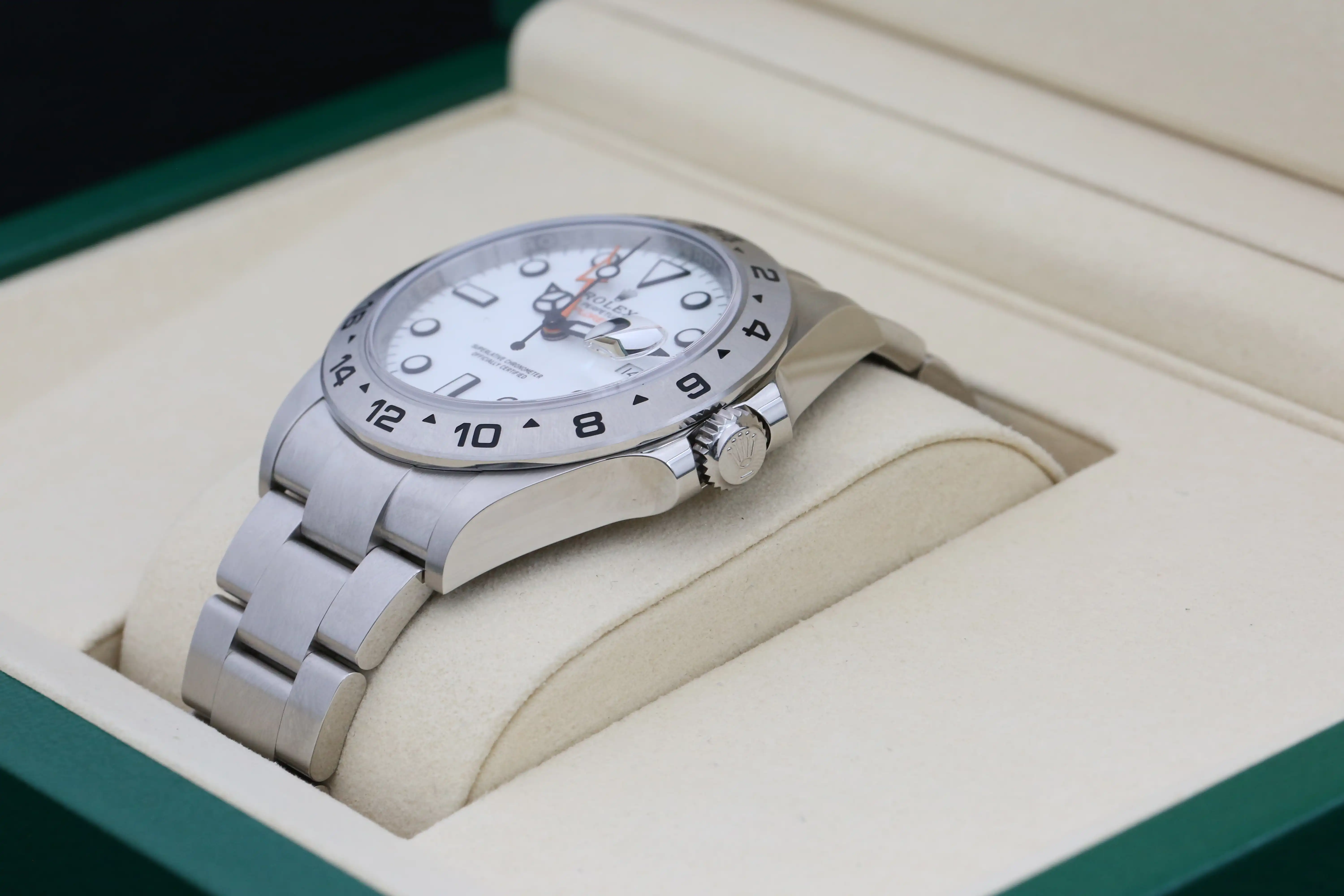Rolex Explorer II Ref. 226570 - View 4
