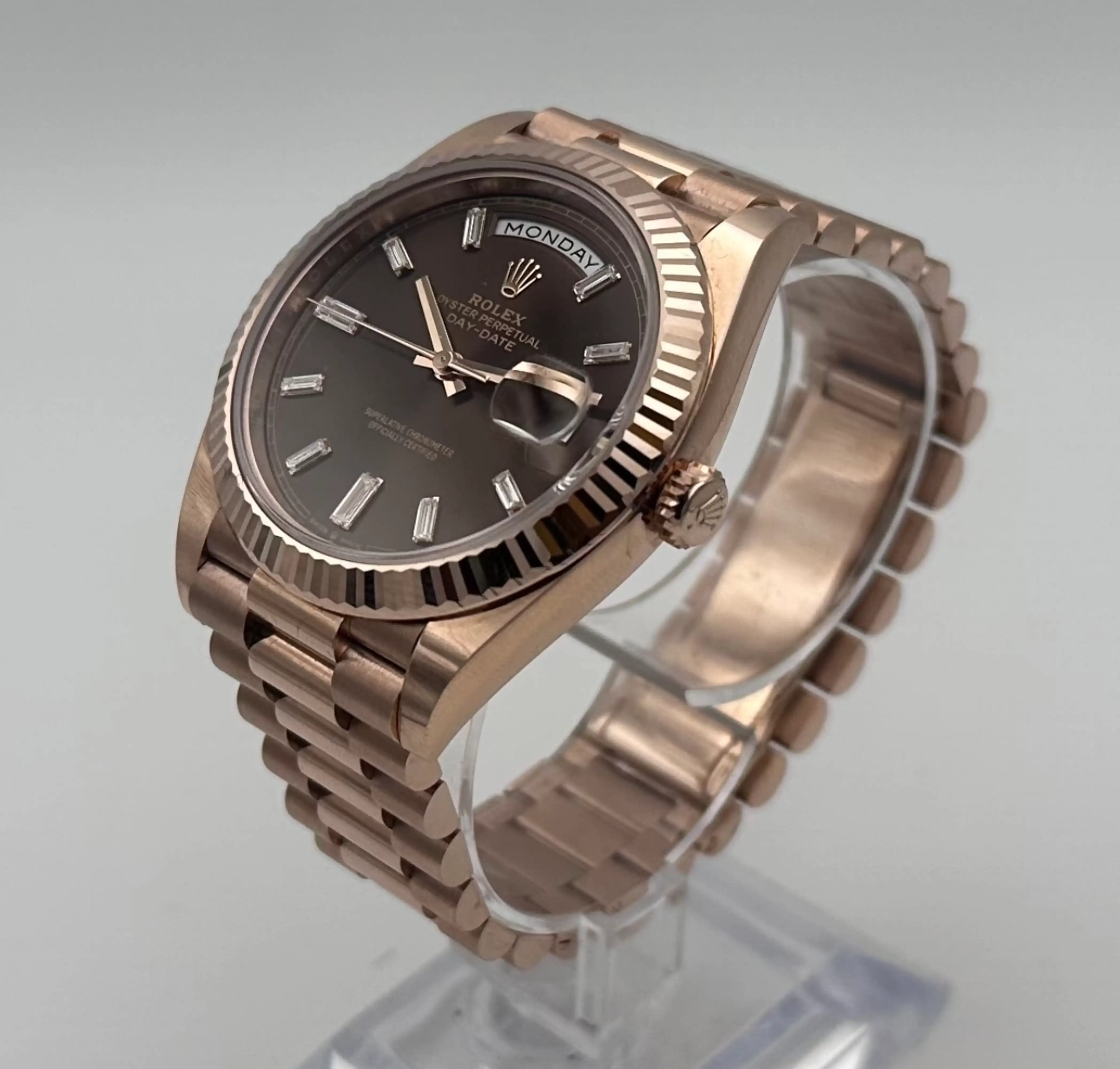 Rolex Day-Date 40 Ref. 228235 - View 2
