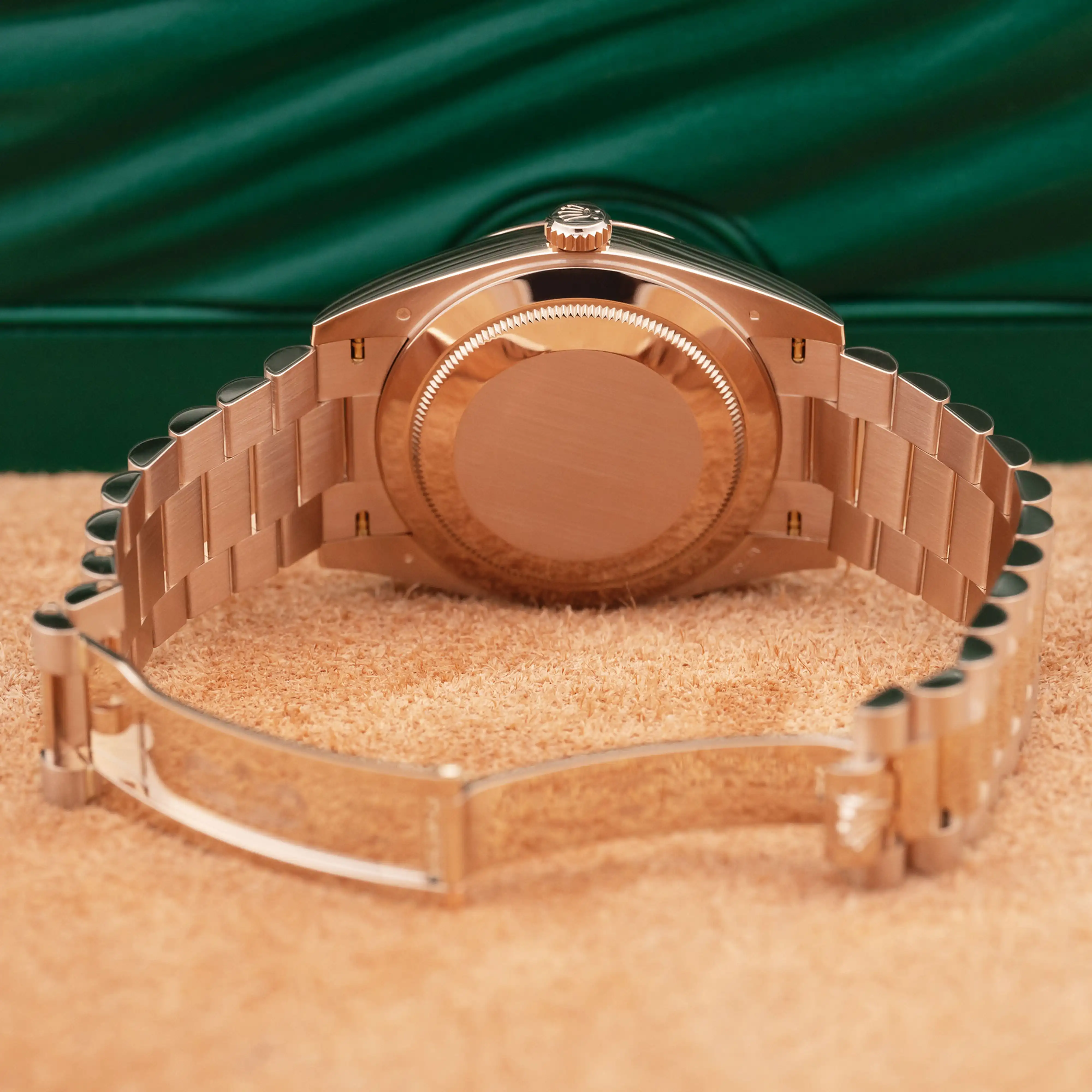 Rolex Day-Date 40 Ref. 228235 - View 3